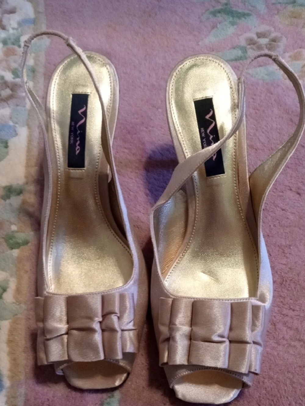 Nina Champagne Satin Slingback Peep-Toe Heels with Bow Accent Size 8 1/2.